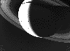 На этом снимке ''Вояджеров'' хорошшо видна тень от колец на Сатурне, а также терминатор